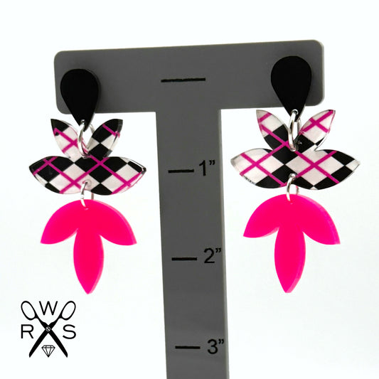 Splendor Dangles in Pink Argyle