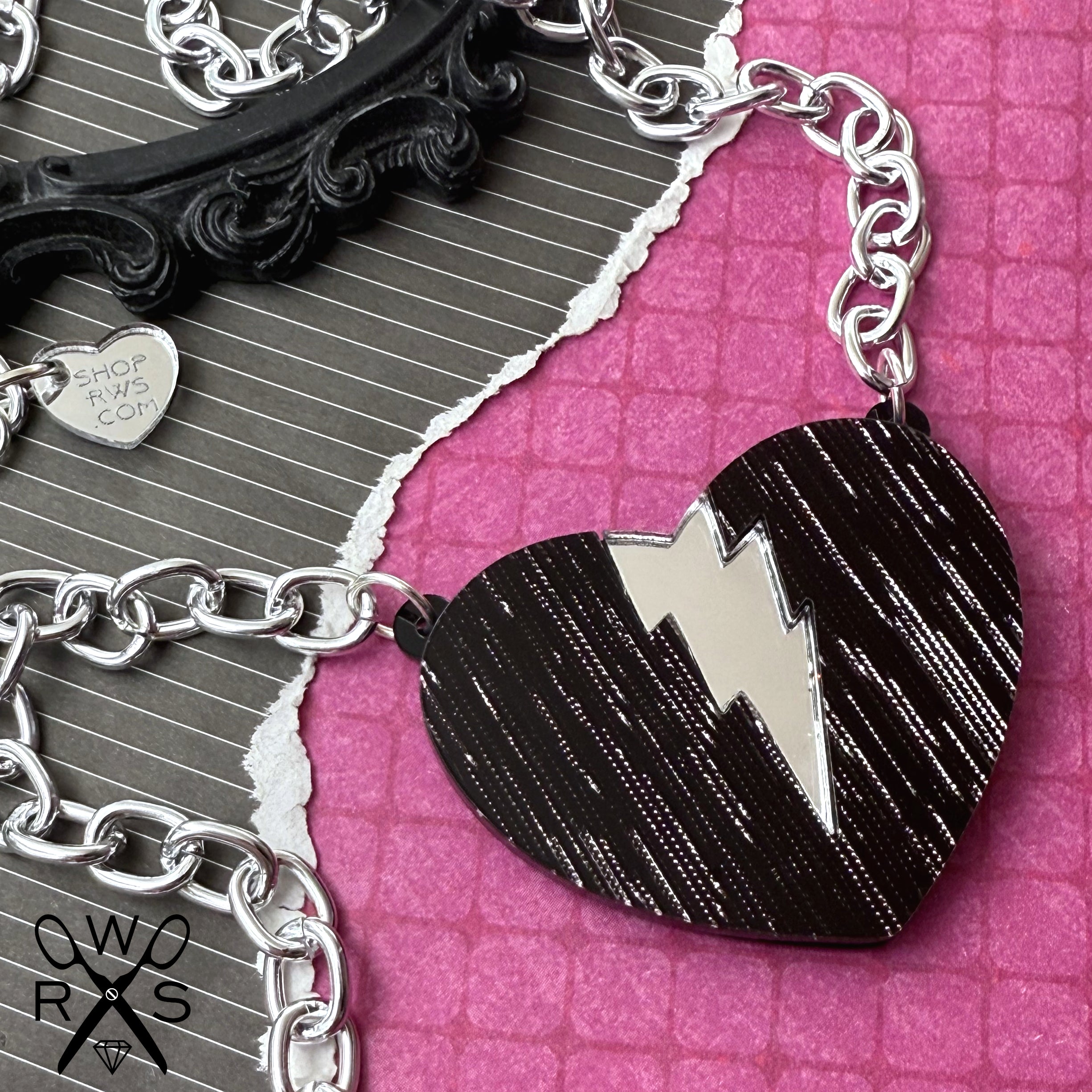 Lovestruck Necklace in Midnight Spark – Running With