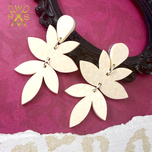 Splendor Dangles in Ivory