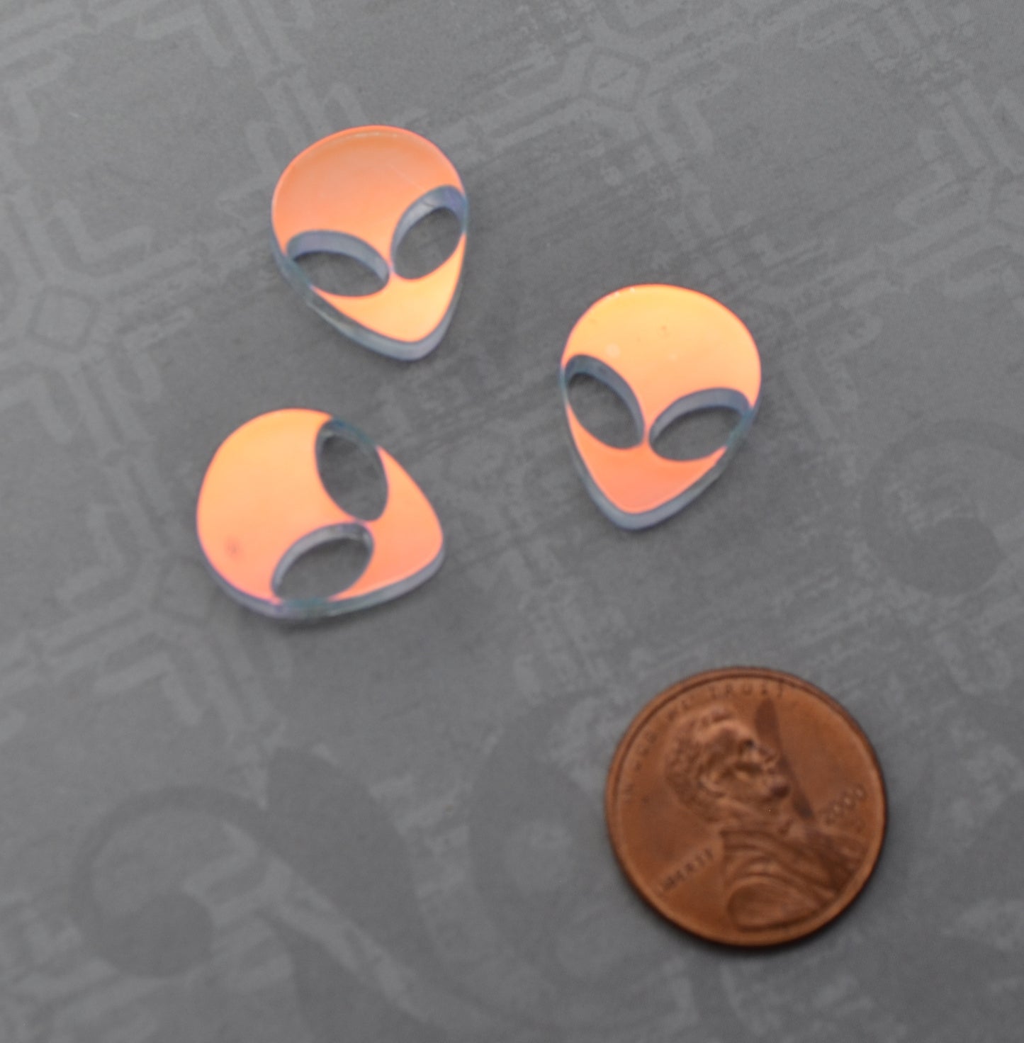 CLEAR IRIDESCENT ALIENS 3 Pieces Flatback Cabochons In Laser Cut Acrylic