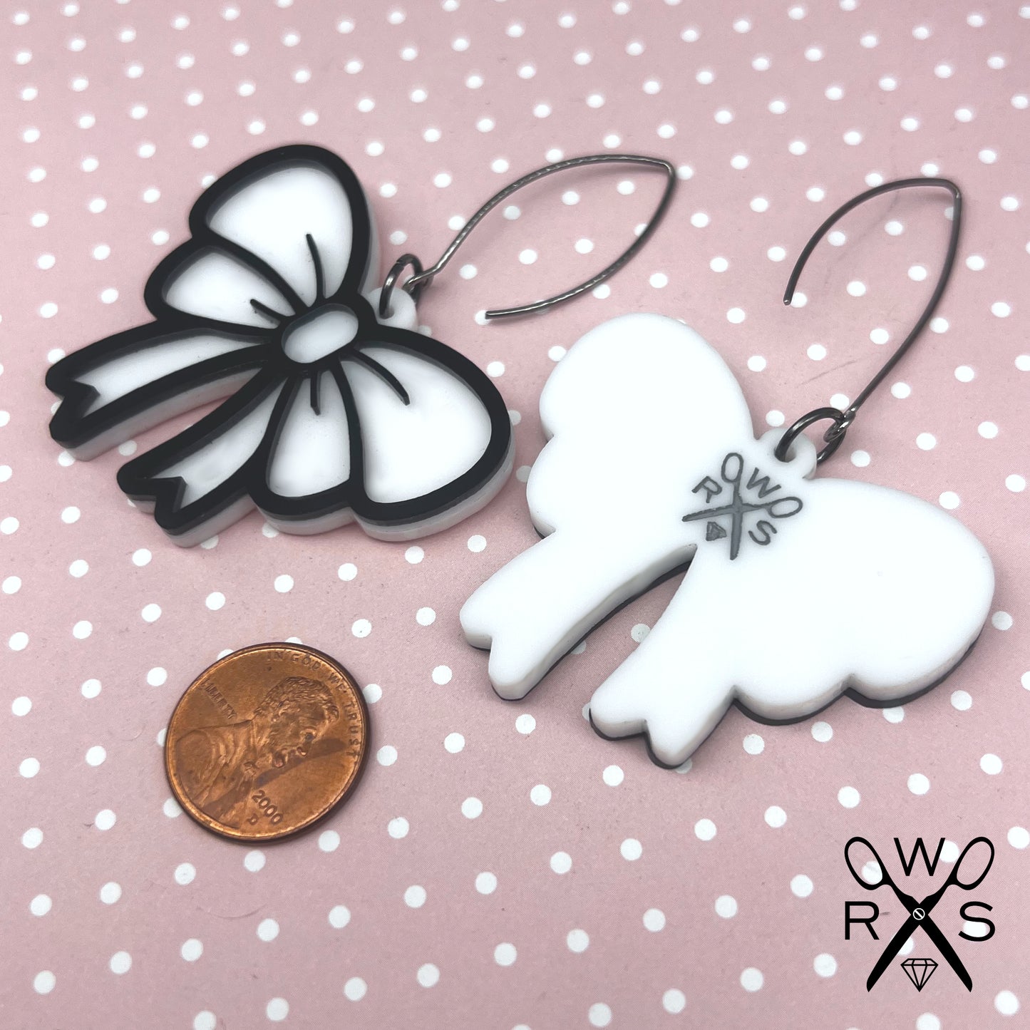 Party Bow Dangles in Black and White