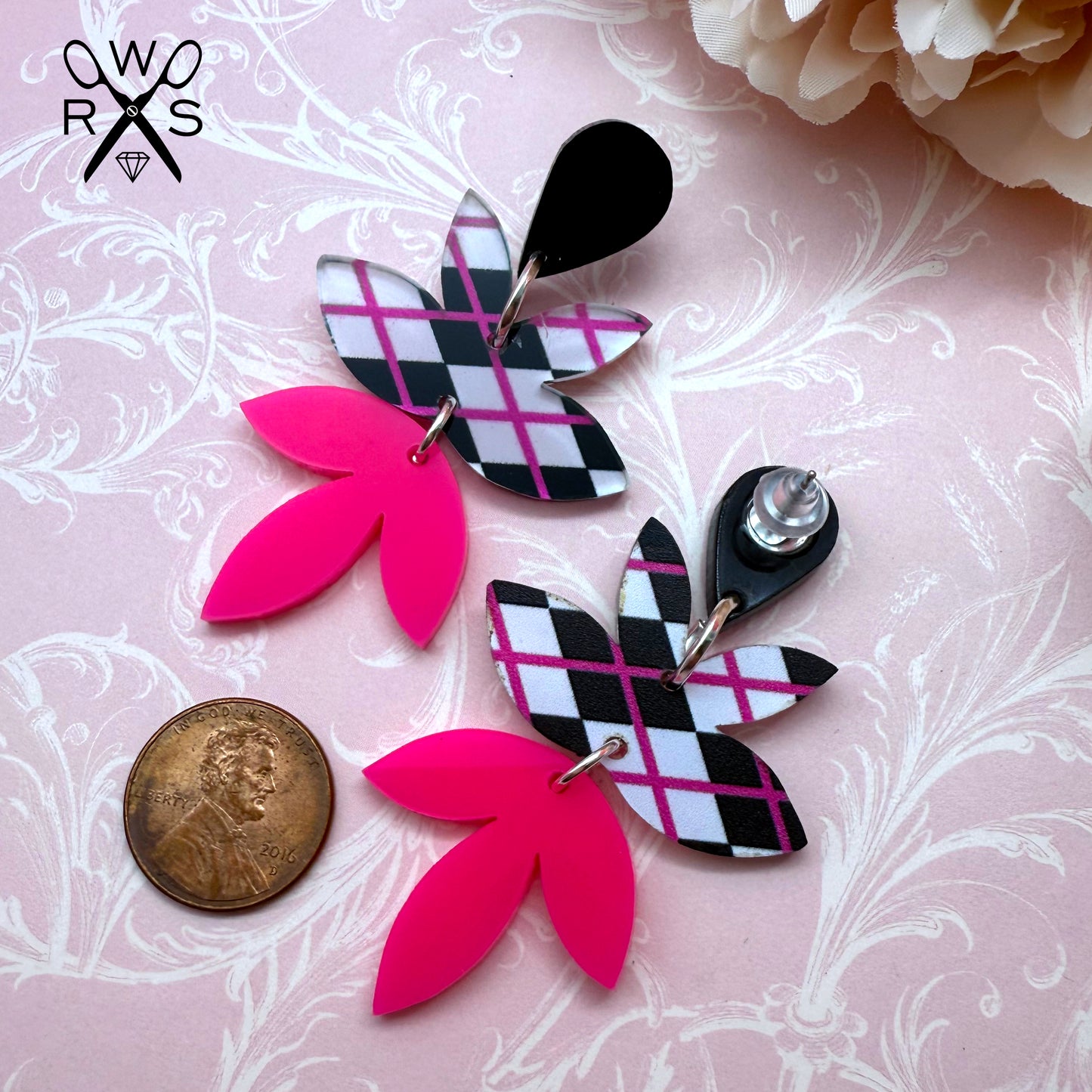 Splendor Dangles in Pink Argyle