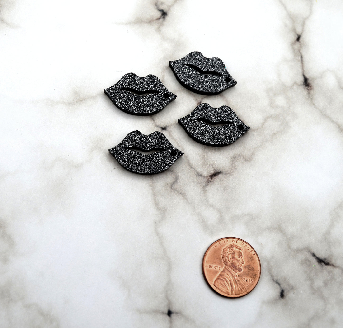 BLACK GLITTER  LIPS 1 Hole Charms 4 Pieces