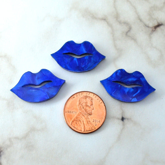 Blue Pearl Lips 3 Flat Back Cabochons In Laser Cut Acrylic